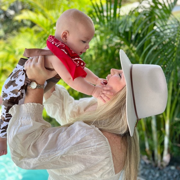 Meet your Posher, Audrey - Picture 7 of 15